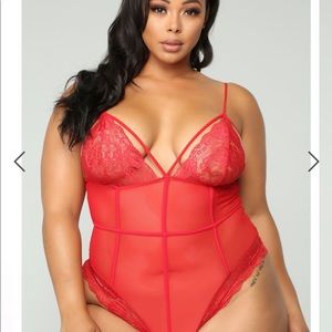 Minimal miss lace bodysuit